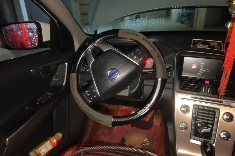 Used Volvo XC60 2017 T5 AWD Smart Range Edition Steering Wheel