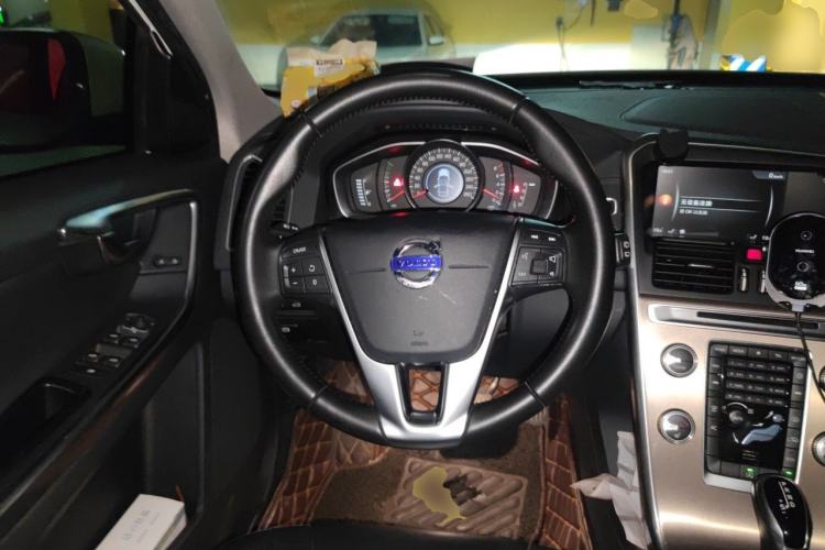 Used Volvo XC60 2017 T5 Smart Upgrade Edition Steering Wheel