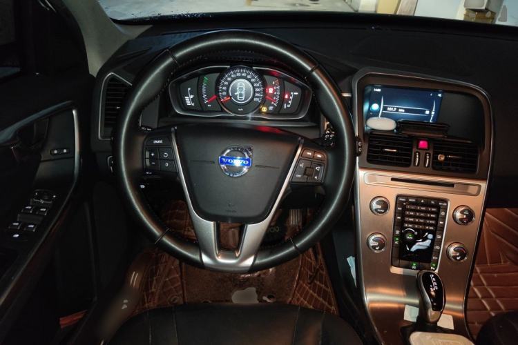 Used Volvo XC60 2017 T5 Smart Upgrade Edition Steering Wheel