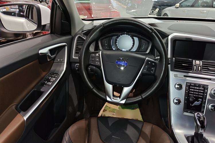 Used Volvo XC60 2017 T5 AWD Smart Upgrade Edition Steering Wheel