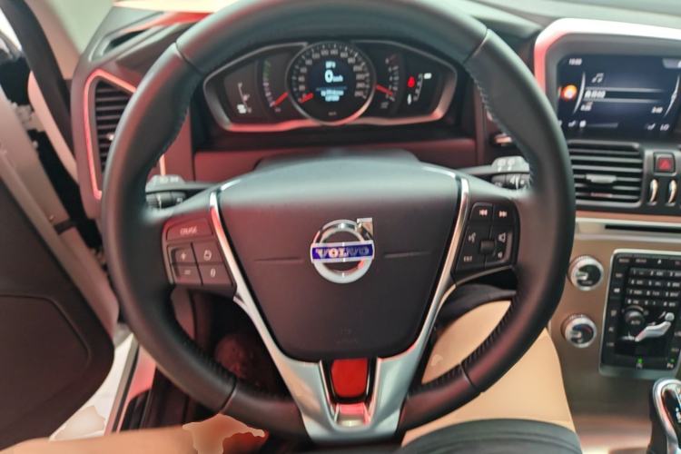 Used Volvo XC60 2017 T5 Smart Upgrade Edition Steering Wheel