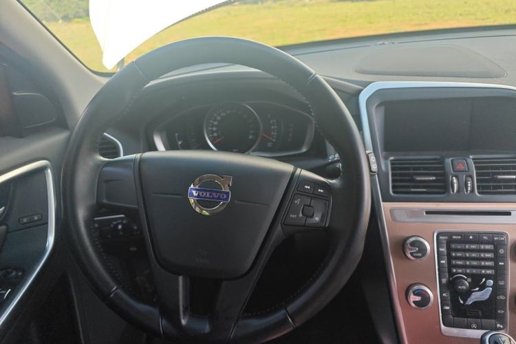 Used Volvo XC60 2017 T5 Smart Upgrade Edition Steering Wheel