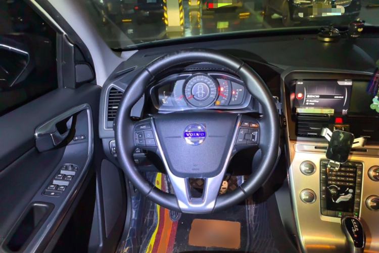 Used Volvo XC60 2017 T5 Smart Upgrade Edition Steering Wheel