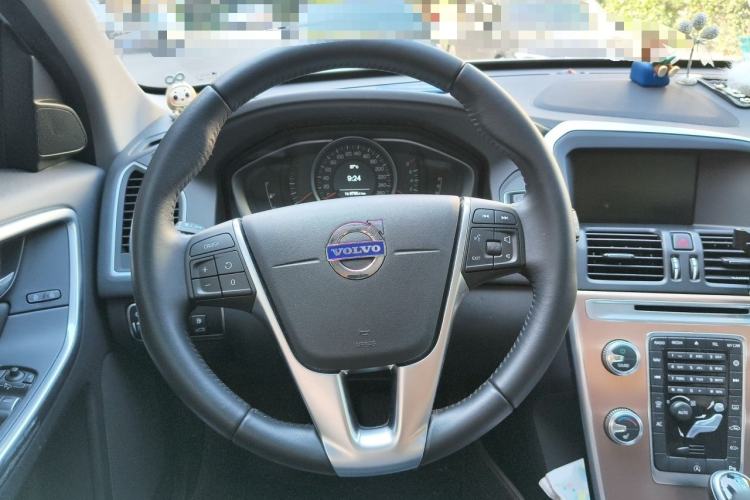 Used Volvo XC60 2017 T5 Smart Upgrade Edition Steering Wheel