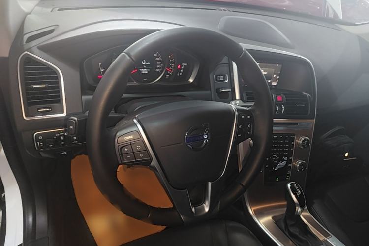 Used Volvo XC60 2017 T5 AWD Smart Upgrade Edition Steering Wheel