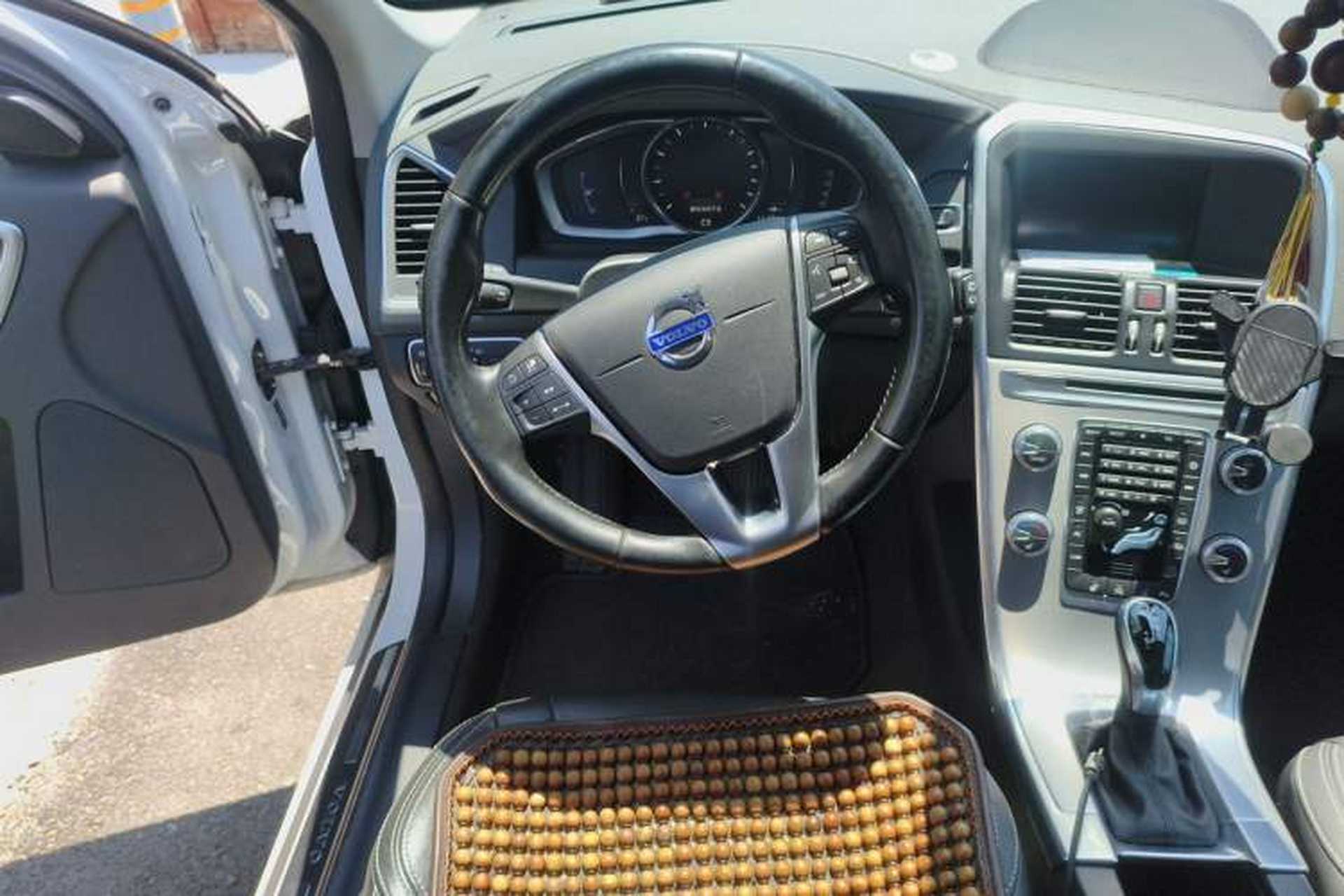 Used Volvo XC60 2017 T5 AWD Smart Upgrade Edition Steering Wheel