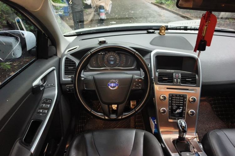 Used Volvo XC60 2017 T5 Smart Upgrade Edition Steering Wheel