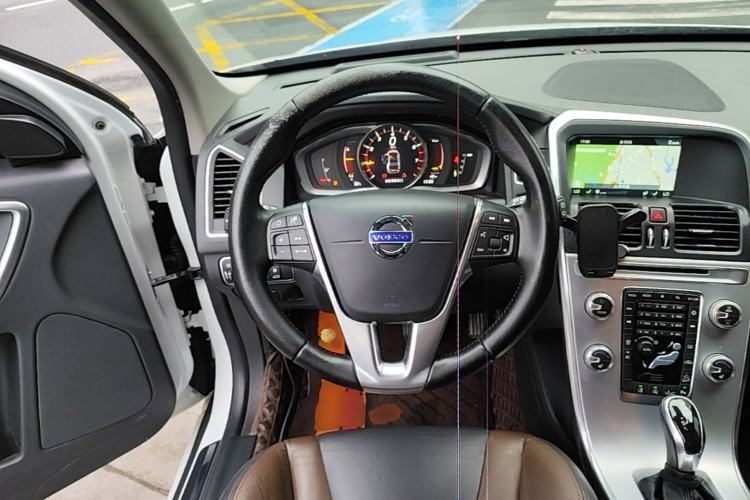 Used Volvo XC60 2017 T5 AWD Smart Range Edition Steering Wheel