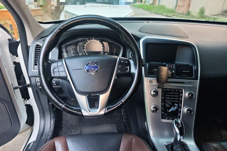 Used Volvo XC60 2017 T5 AWD Smart Upgrade Edition Steering Wheel