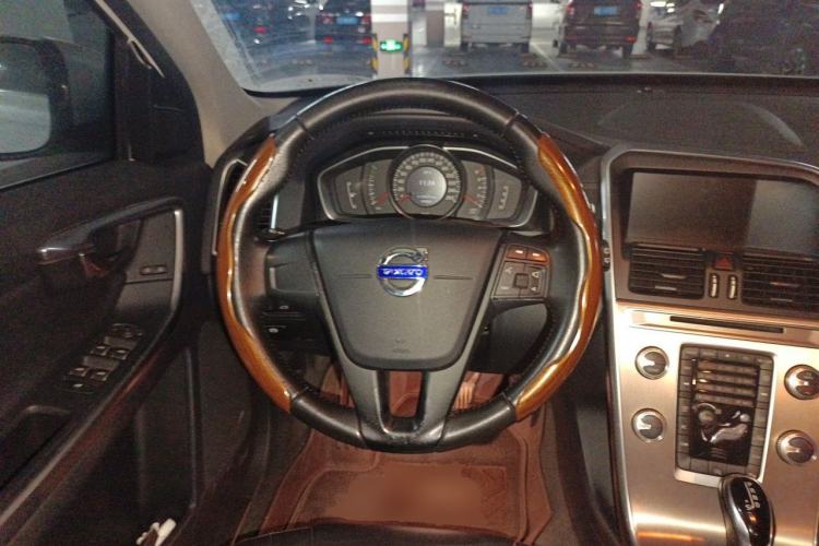 Used Volvo XC60 2017 T5 Smart Upgrade Edition Steering Wheel
