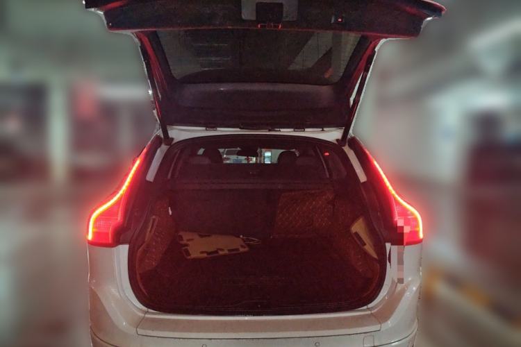 Used Volvo XC60 2017 T5 Smart Upgrade Edition Trunk