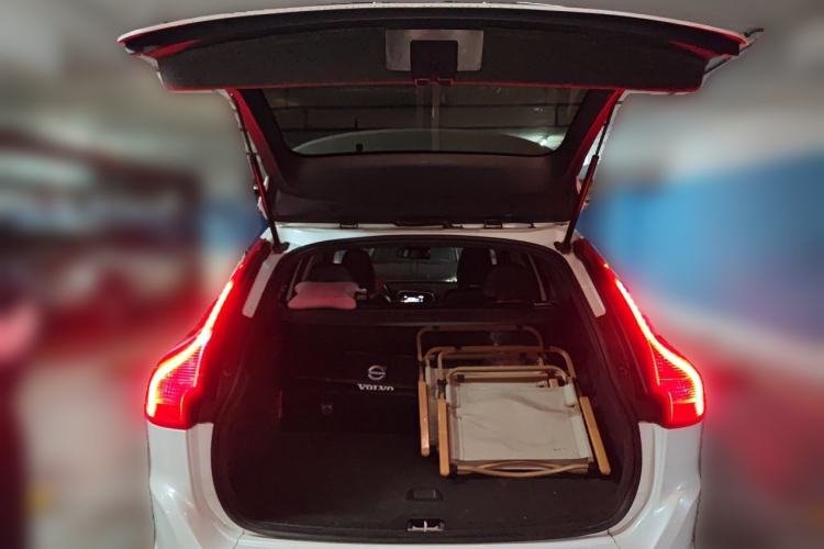 Used Volvo XC60 2017 T5 Smart Upgrade Edition Trunk