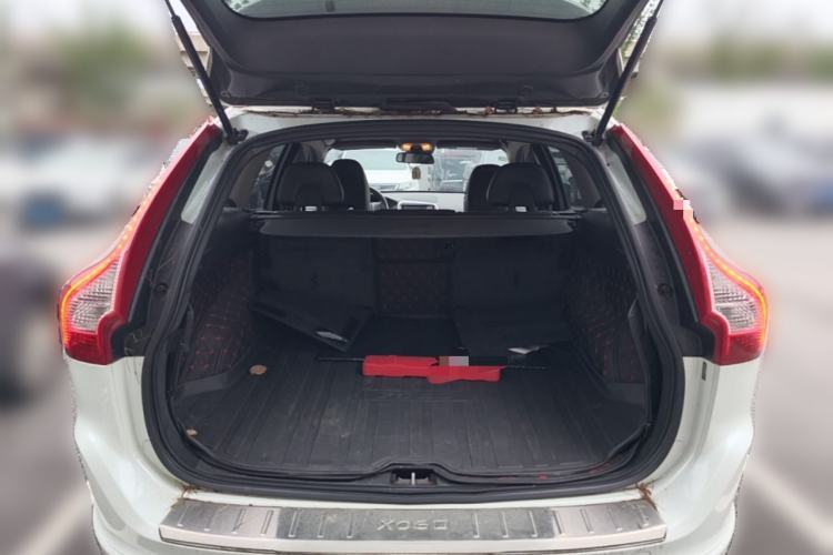 Used Volvo XC60 2017 T5 Smart Upgrade Edition Trunk