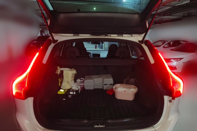 Used Volvo XC60 2017 T5 Smart Upgrade Edition Trunk
