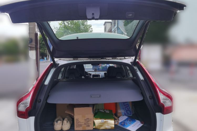 Used Volvo XC60 2017 T5 AWD Smart Upgrade Edition Trunk