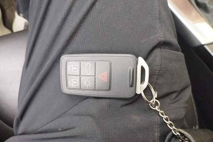 Used Volvo XC60 2017 T5 Smart Upgrade Edition Vehicle Key