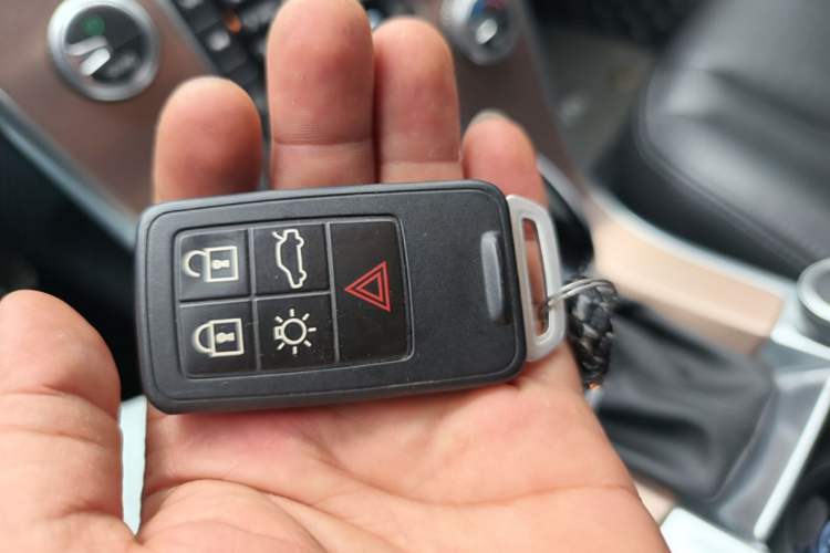 Used Volvo XC60 2017 T5 Smart Upgrade Edition Vehicle Key