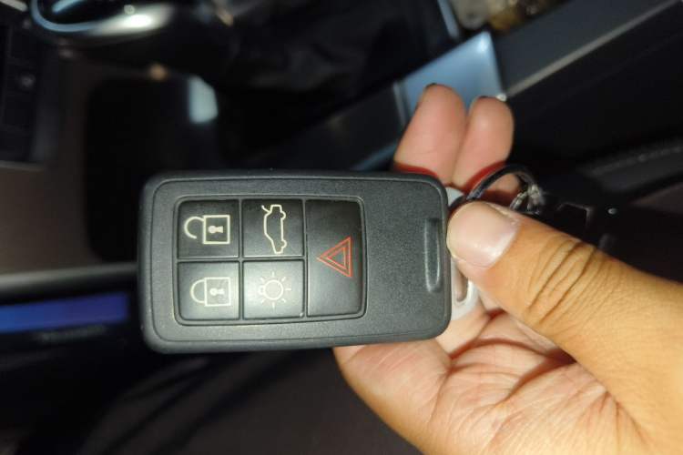 Used Volvo XC60 2017 T5 Smart Upgrade Edition Vehicle Key