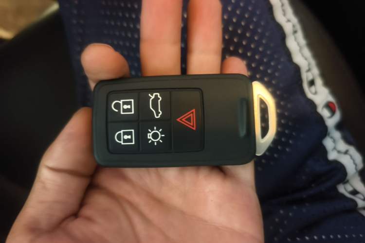 Used Volvo XC60 2017 T5 Smart Upgrade Edition Vehicle Key