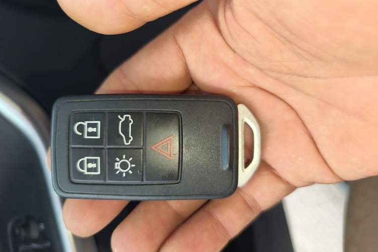 Used Volvo XC60 2017 T5 Smart Upgrade Edition Vehicle Key