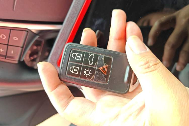 Used Volvo XC60 2017 T5 Smart Upgrade Edition Vehicle Key