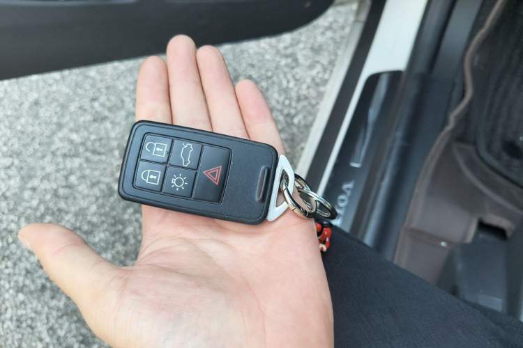 Used Volvo XC60 2017 T5 Smart Upgrade Edition Vehicle Key