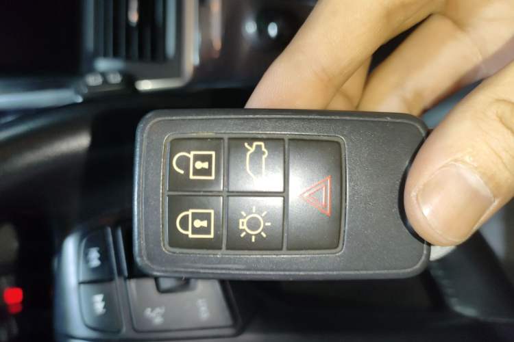 Used Volvo XC60 2017 T5 Smart Upgrade Edition Vehicle Key