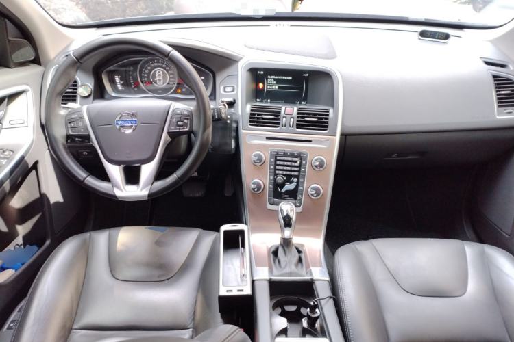 Used Volvo XC60 2017 T5 Smart Upgrade Edition Center Console