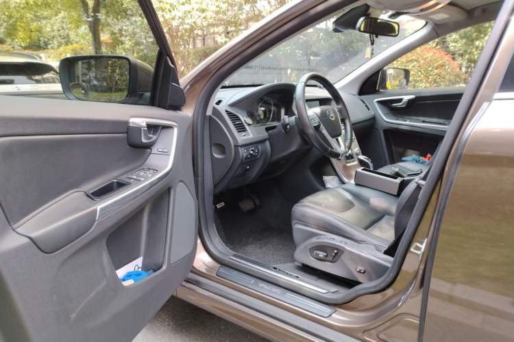 Used Volvo XC60 2017 T5 Smart Upgrade Edition Driver Seat