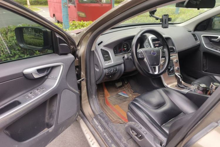 Used Volvo XC60 2017 T5 Smart Upgrade Edition Driver Seat