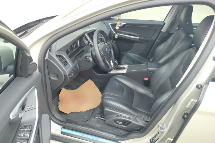 Used Volvo XC60 2017 T5 AWD Smart Upgrade Edition Driver Seat