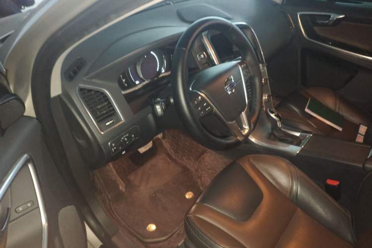 Used Volvo XC60 2017 T5 AWD Smart Upgrade Edition Driver Seat