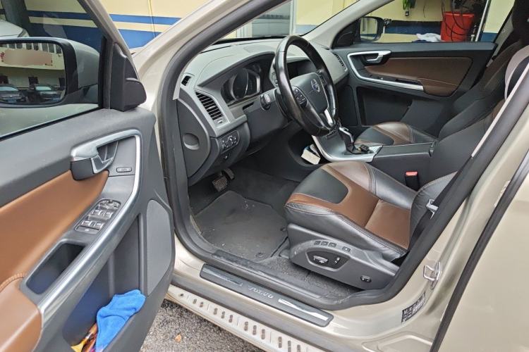 Used Volvo XC60 2017 T5 AWD Smart Upgrade Edition Driver Seat