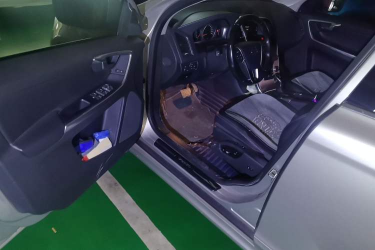 Used Volvo XC60 2017 T5 Smart Upgrade Edition Driver Seat