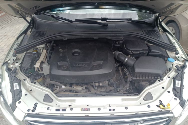 Used Volvo XC60 2017 T5 Smart Upgrade Edition Engine Bay