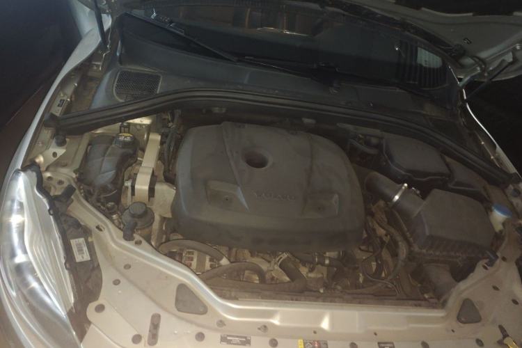 Used Volvo XC60 2017 T5 AWD Smart Upgrade Edition Engine Bay