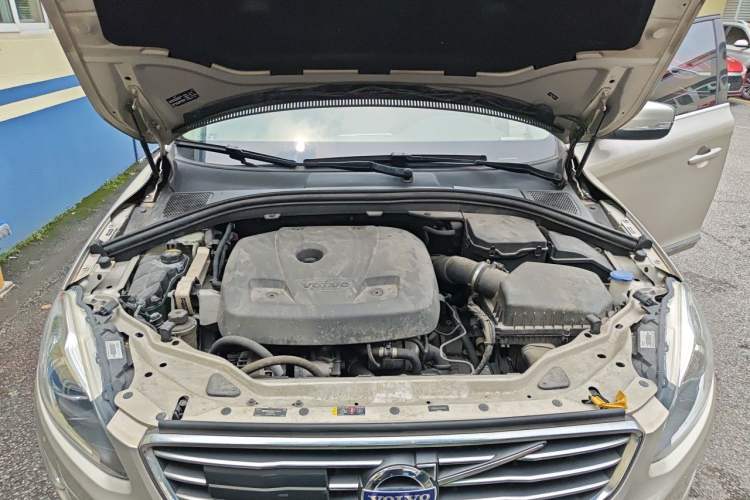 Used Volvo XC60 2017 T5 AWD Smart Upgrade Edition Engine Bay