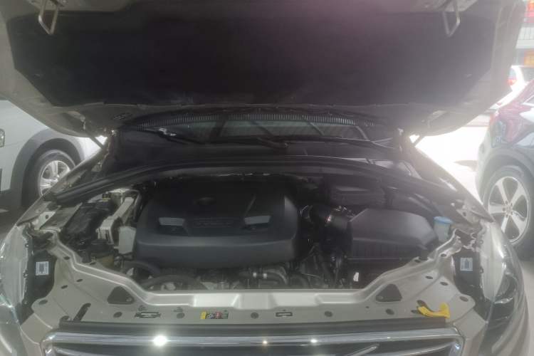Used Volvo XC60 2017 T5 AWD Smart Upgrade Edition Engine Bay