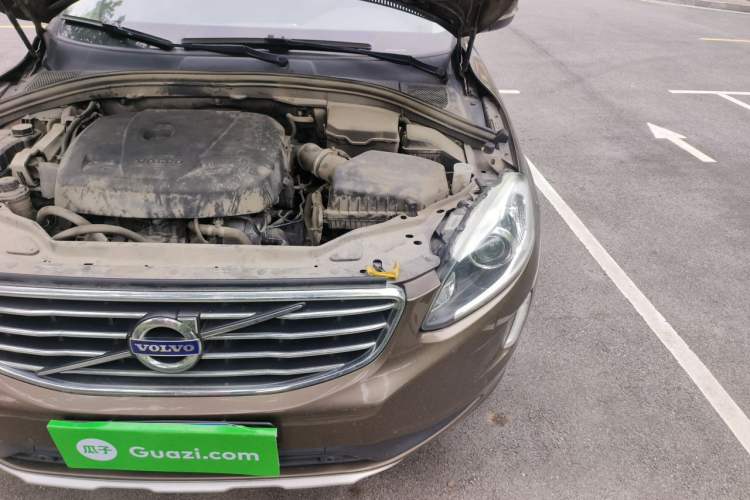 Used Volvo XC60 2017 T5 Smart Upgrade Edition Engine Bay Left