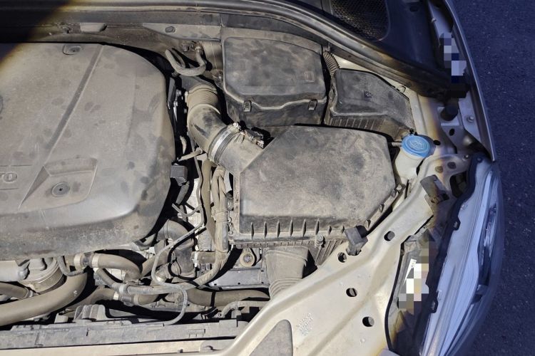 Used Volvo XC60 2017 T5 AWD Smart Upgrade Edition Engine Bay Left
