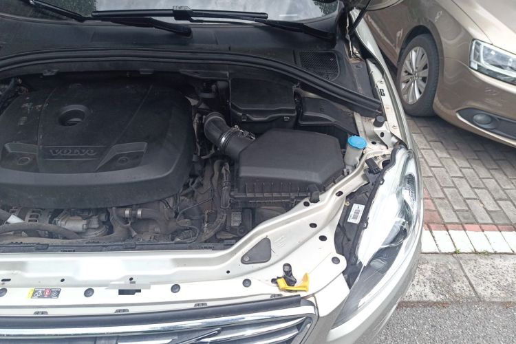 Used Volvo XC60 2017 T5 Smart Upgrade Edition Engine Bay Left