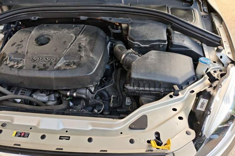 Used Volvo XC60 2017 T5 AWD Smart Upgrade Edition Engine Bay Left