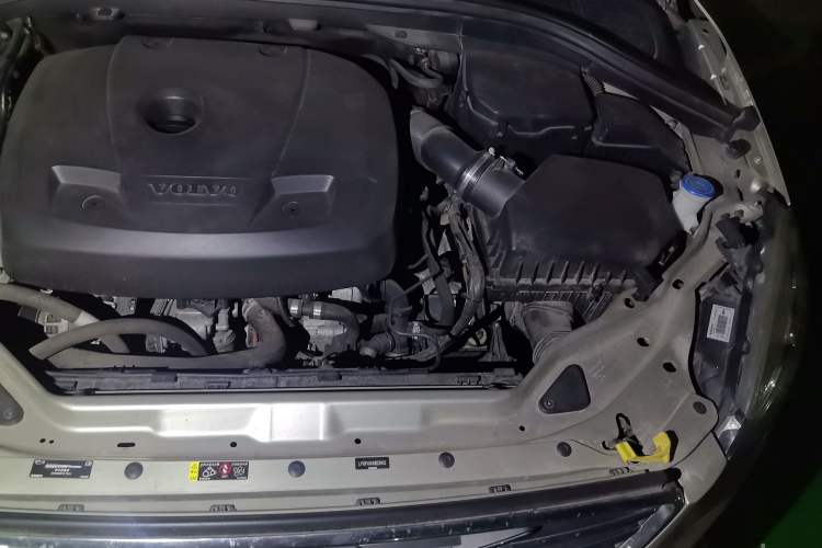 Used Volvo XC60 2017 T5 Smart Upgrade Edition Engine Bay Left