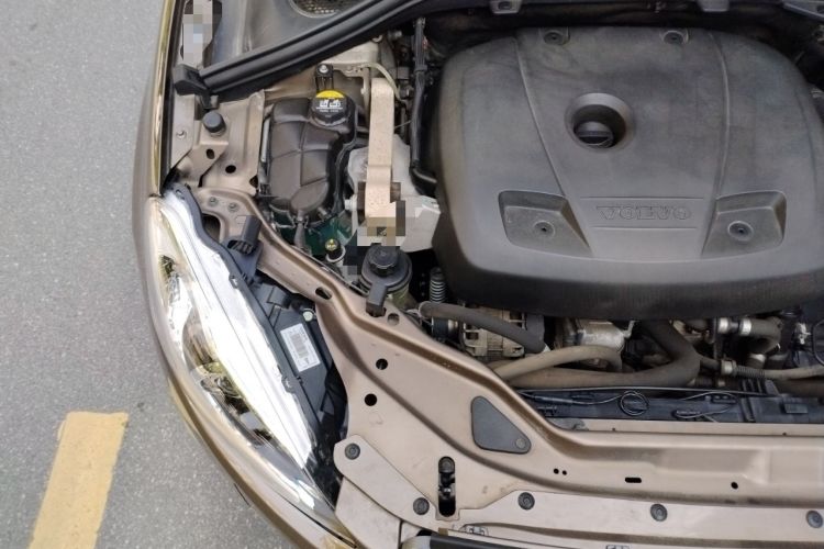 Used Volvo XC60 2017 T5 Smart Upgrade Edition Engine Bay Right