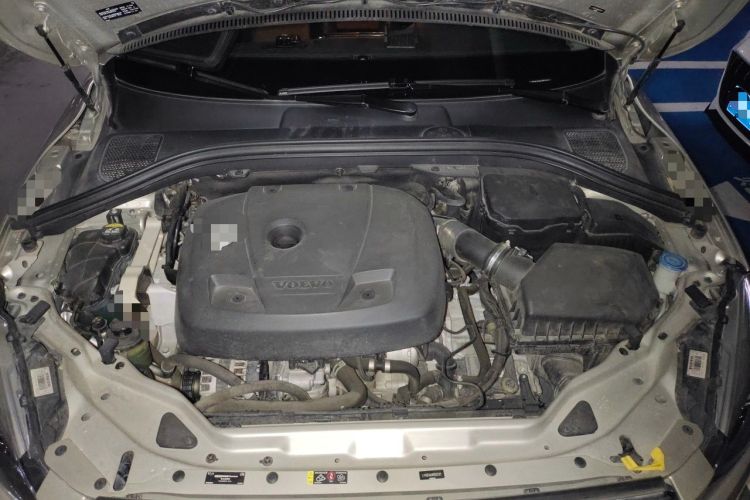 Used Volvo XC60 2017 T5 AWD Smart Drive Edition Engine Bay