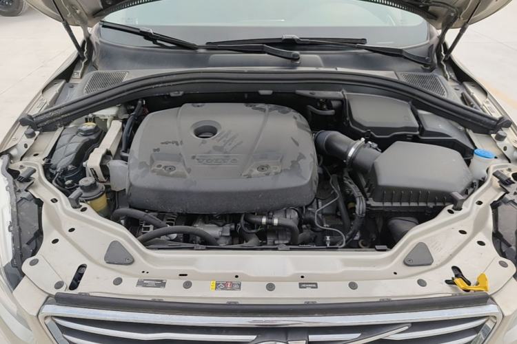 Used Volvo XC60 2017 T5 AWD Smart Upgrade Edition Engine Bay