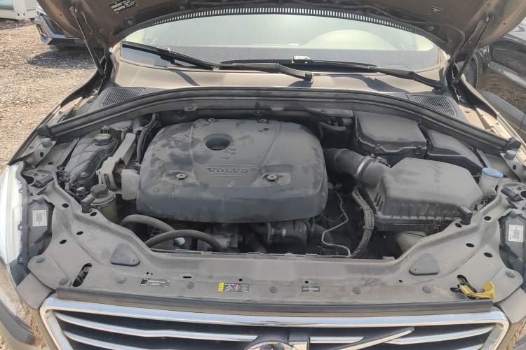 Used Volvo XC60 2017 T5 Smart Upgrade Edition Engine Bay