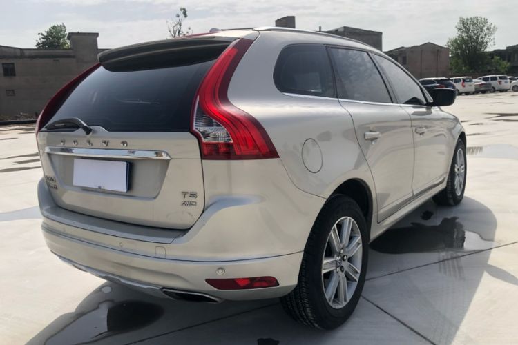Used Volvo XC60 2017 T5 AWD Smart Upgrade Edition Exterior 1