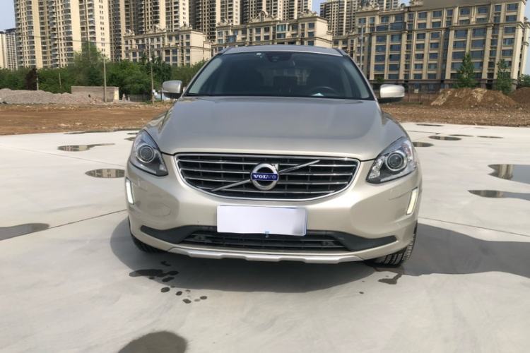 Used Volvo XC60 2017 T5 AWD Smart Upgrade Edition Exterior 2