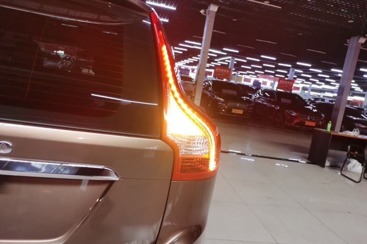 Used Volvo XC60 2017 T5 Smart Upgrade Edition Exterior 3